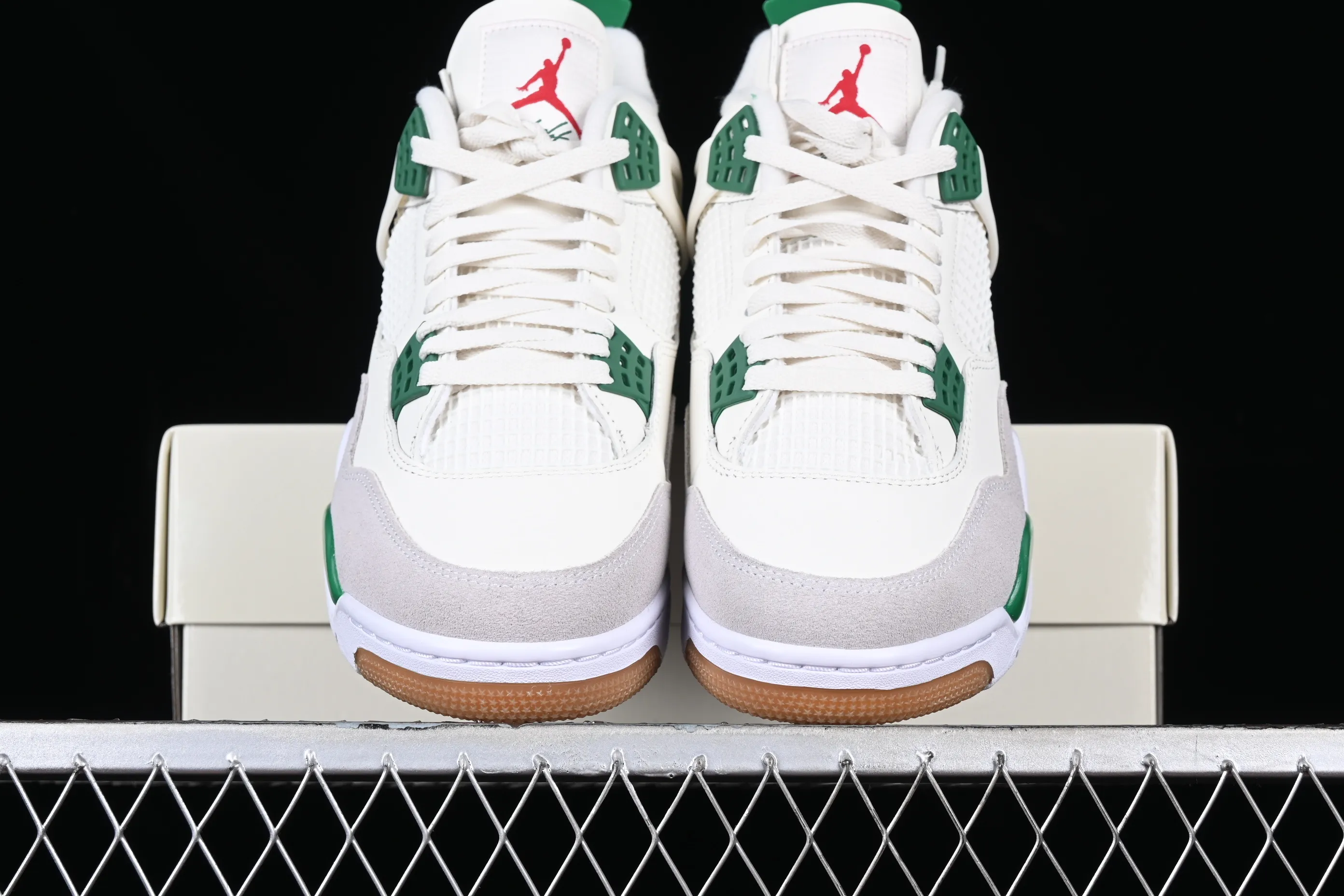 All categories Air Jordan Jordan series basketball shoes Air Jordan 4 LJR version Nk SB x Air Jordan 4 "Pine Green" AJ4 Joe 4 joint white green DR5415-103
